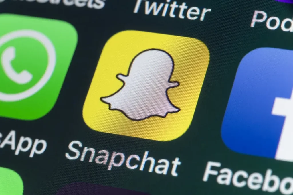 Snapchat - Mạng xã hội được chấp nhận người tiêu dùng gửi nội dung đem chứa chấp hình hình ảnh và video clip mang lại nhau