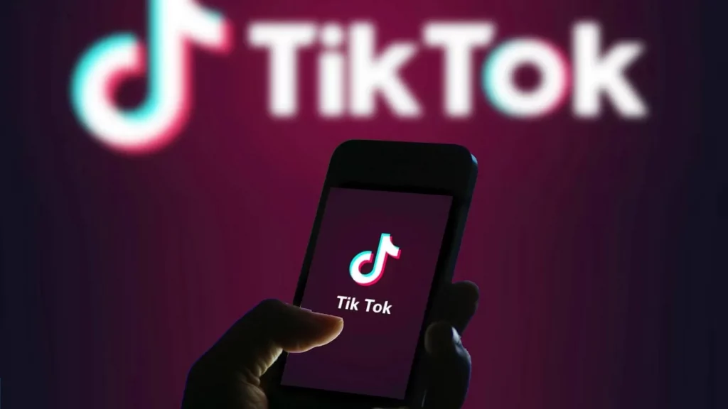 Tiktok là trang social video clip trực tuyến thông dụng bên trên VN và bên trên toàn thế giới
