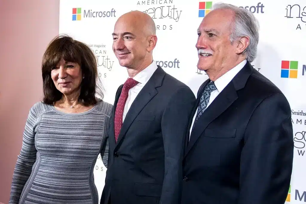 Gia đình của ông Jeff Bezos