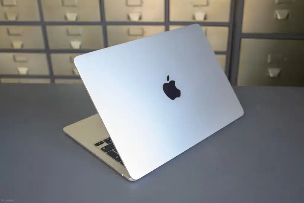 Các thiết bị chạy hệ điều hành macOS - MacBook