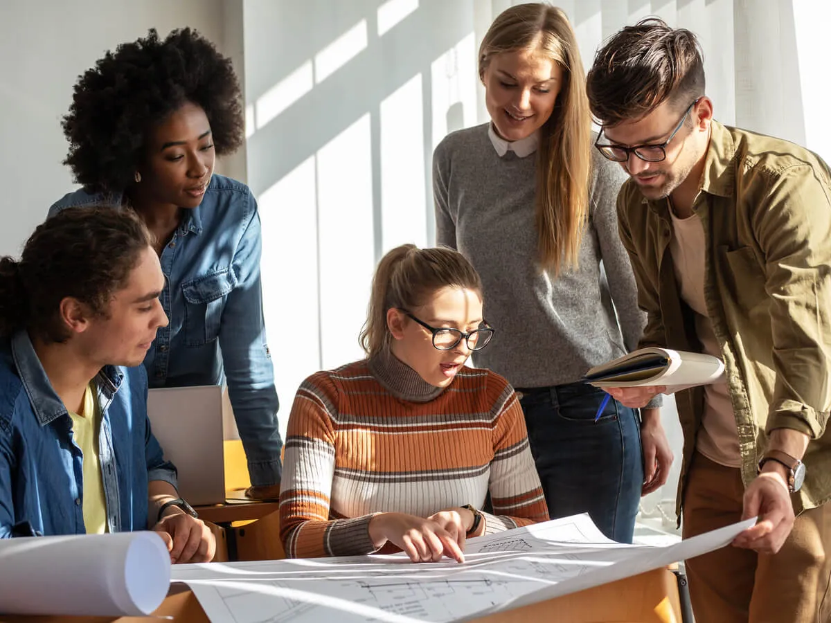 Kỹ năng làm việc nhóm giúp admin phối hợp tốt với các phòng ban để đạt mục tiêu trong công việc